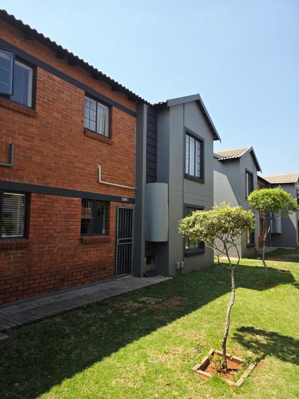 2 Bedroom Property for Sale in Birchleigh Gauteng