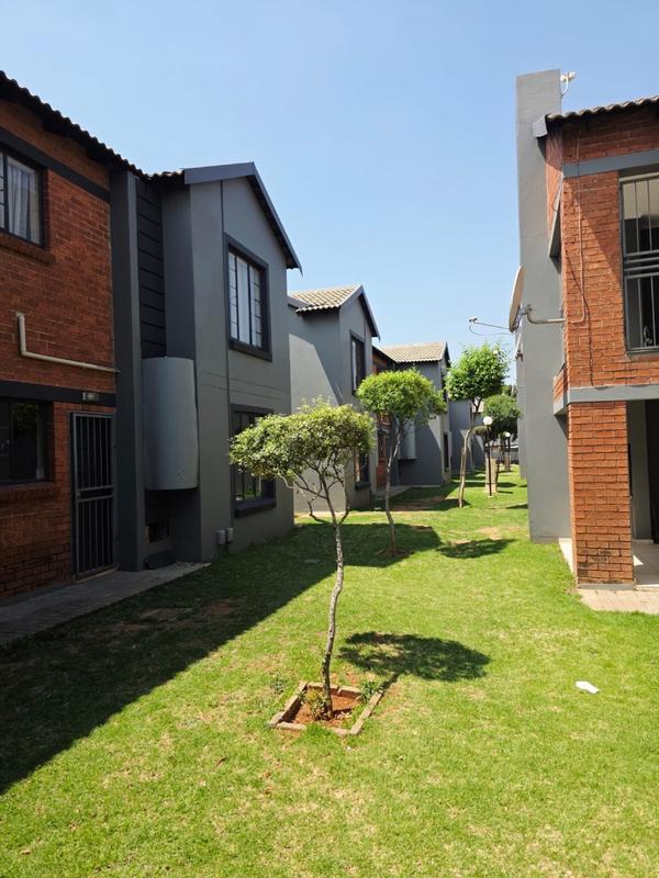 2 Bedroom Property for Sale in Birchleigh Gauteng