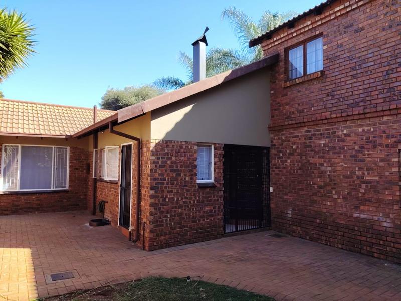 3 Bedroom Property for Sale in Theresa Park Gauteng