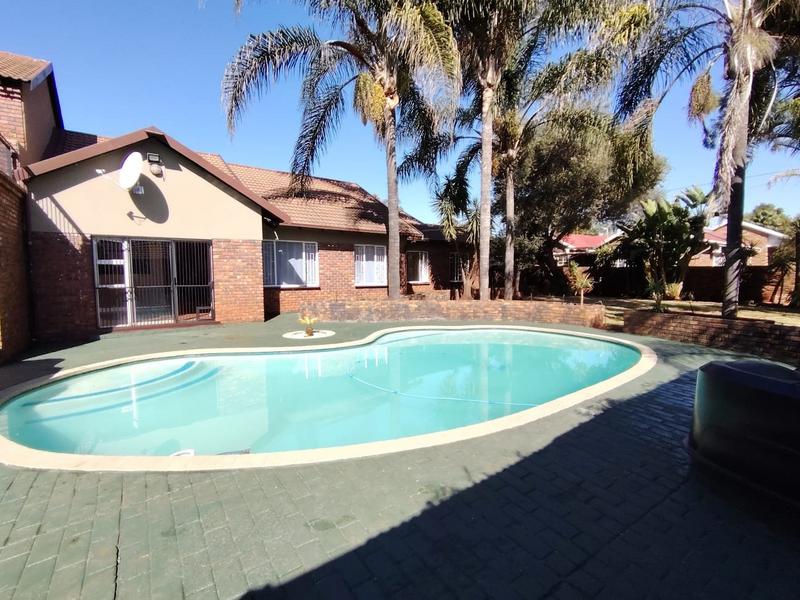 3 Bedroom Property for Sale in Theresa Park Gauteng