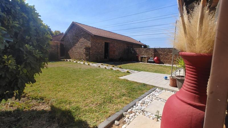 To Let 3 Bedroom Property for Rent in Moreleta Park Gauteng