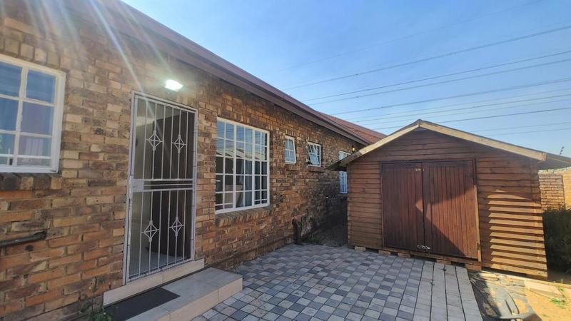 To Let 3 Bedroom Property for Rent in Moreleta Park Gauteng