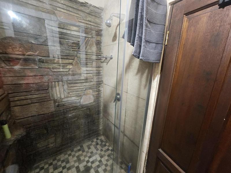 1 Bedroom Property for Sale in Waterkloof A H Gauteng