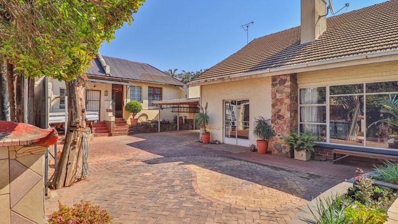 6 Bedroom Property for Sale in Kensington Gauteng