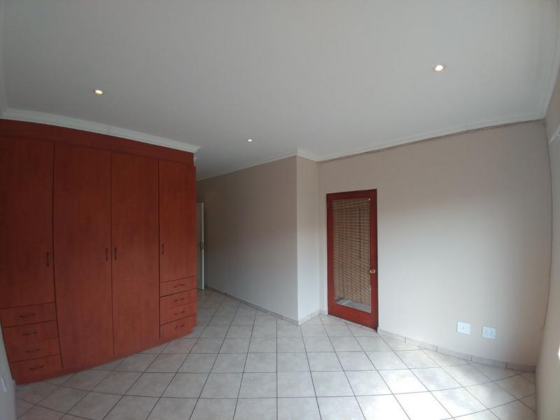 2 Bedroom Property for Sale in Kenleaf Gauteng