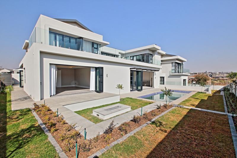 5 Bedroom Property for Sale in Waterfall Country Estate Gauteng