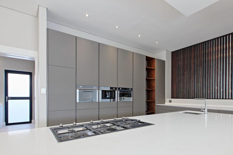 5 Bedroom Property for Sale in Waterfall Country Estate Gauteng