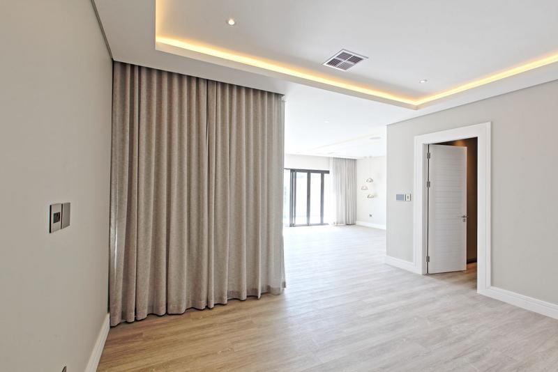 5 Bedroom Property for Sale in Waterfall Country Estate Gauteng