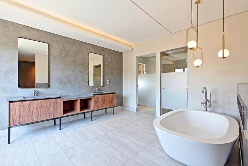 5 Bedroom Property for Sale in Waterfall Country Estate Gauteng