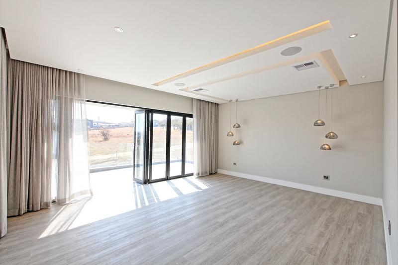 5 Bedroom Property for Sale in Waterfall Country Estate Gauteng
