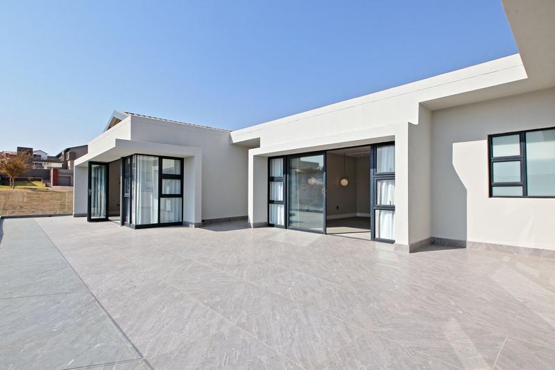 5 Bedroom Property for Sale in Waterfall Country Estate Gauteng