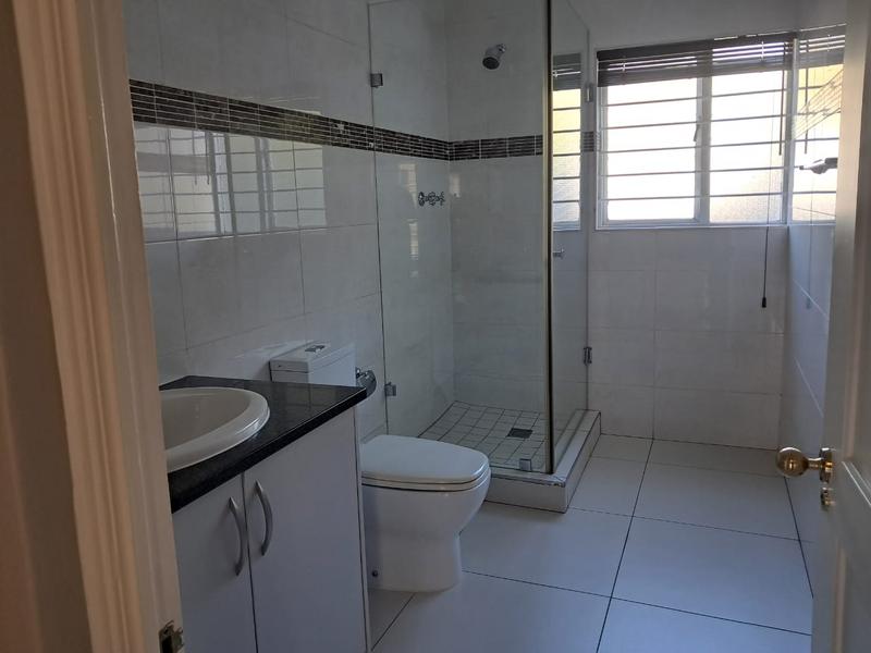 To Let 3 Bedroom Property for Rent in Sandown Gauteng