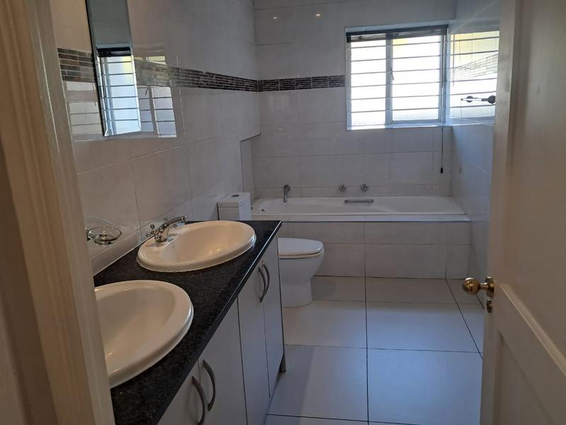 To Let 3 Bedroom Property for Rent in Sandown Gauteng