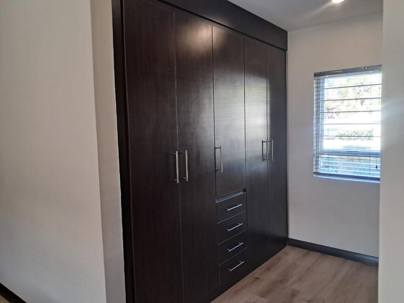 To Let 3 Bedroom Property for Rent in Sandown Gauteng