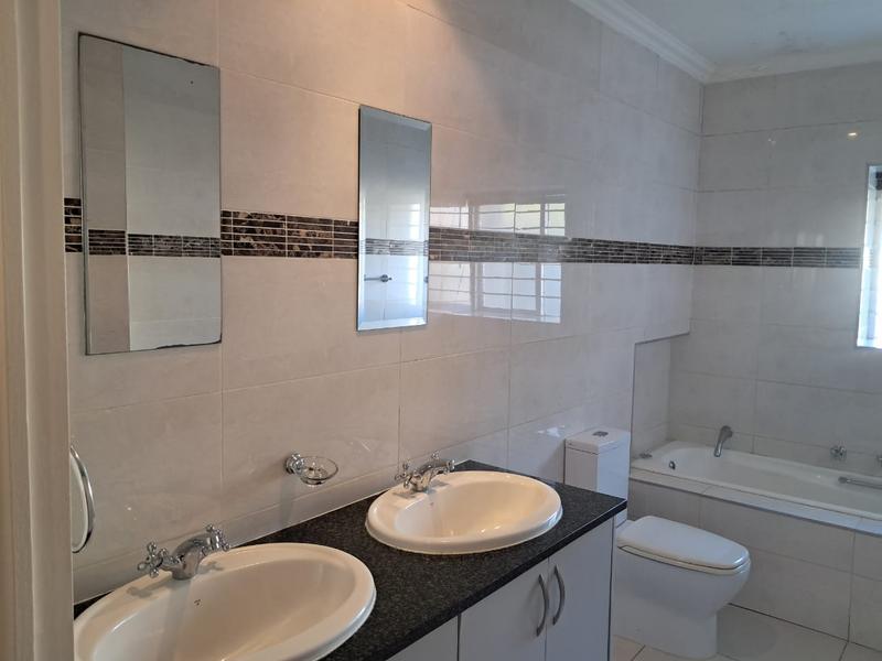 To Let 3 Bedroom Property for Rent in Sandown Gauteng