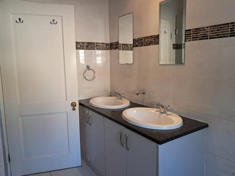 To Let 3 Bedroom Property for Rent in Sandown Gauteng