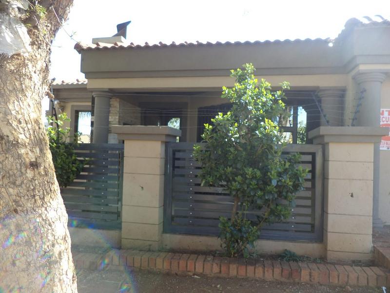 3 Bedroom Property for Sale in Elandspoort Gauteng