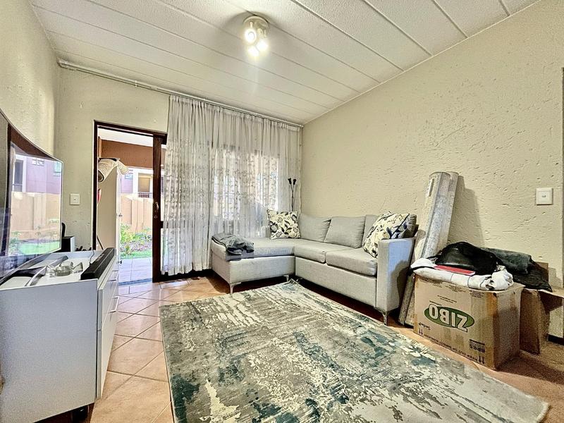 1 Bedroom Property for Sale in Pineslopes Gauteng