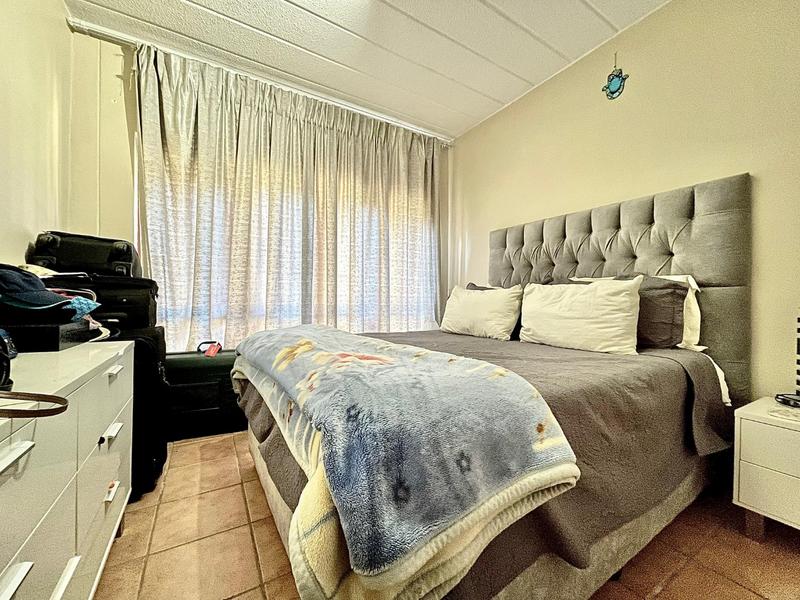 1 Bedroom Property for Sale in Pineslopes Gauteng