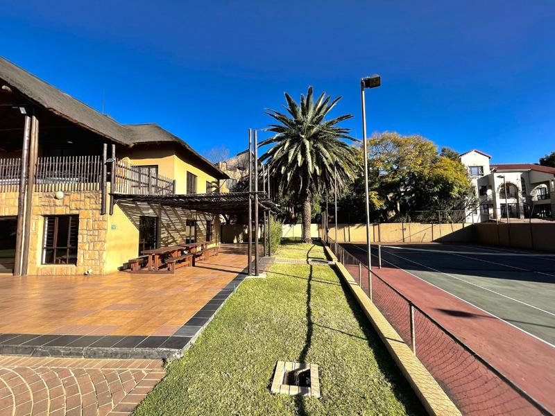 1 Bedroom Property for Sale in Pineslopes Gauteng