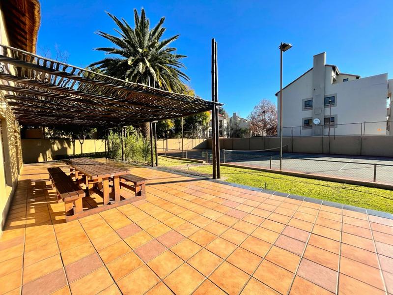 1 Bedroom Property for Sale in Pineslopes Gauteng