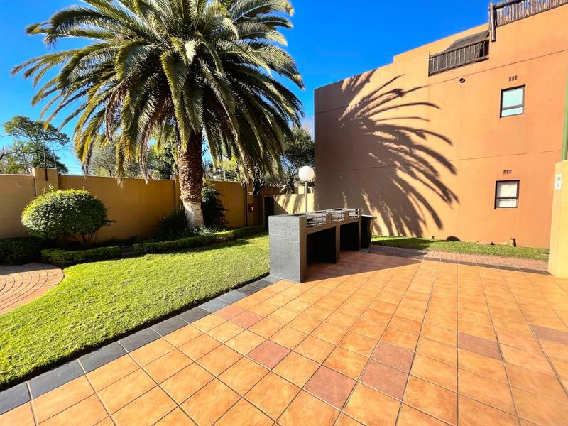 1 Bedroom Property for Sale in Pineslopes Gauteng