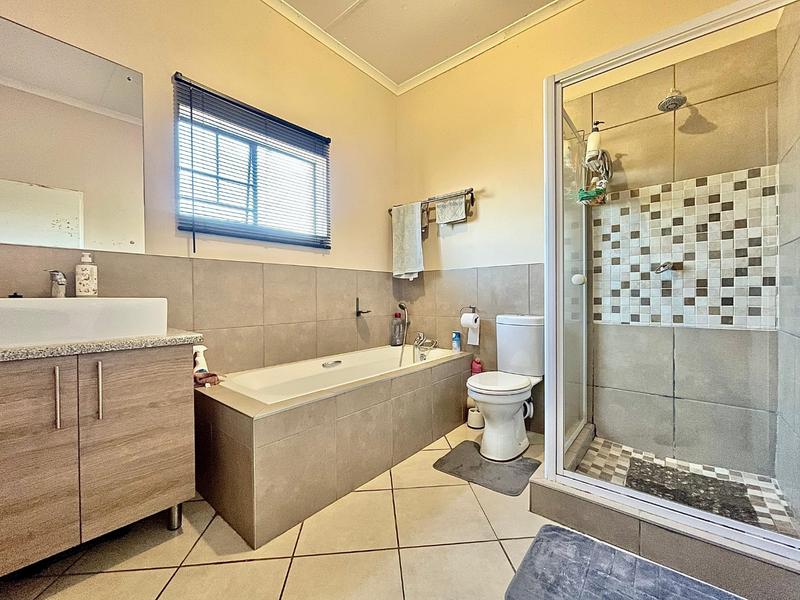 3 Bedroom Property for Sale in Noordwyk Gauteng