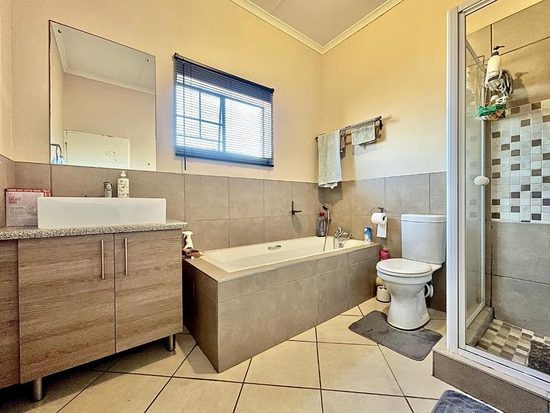 3 Bedroom Property for Sale in Noordwyk Gauteng