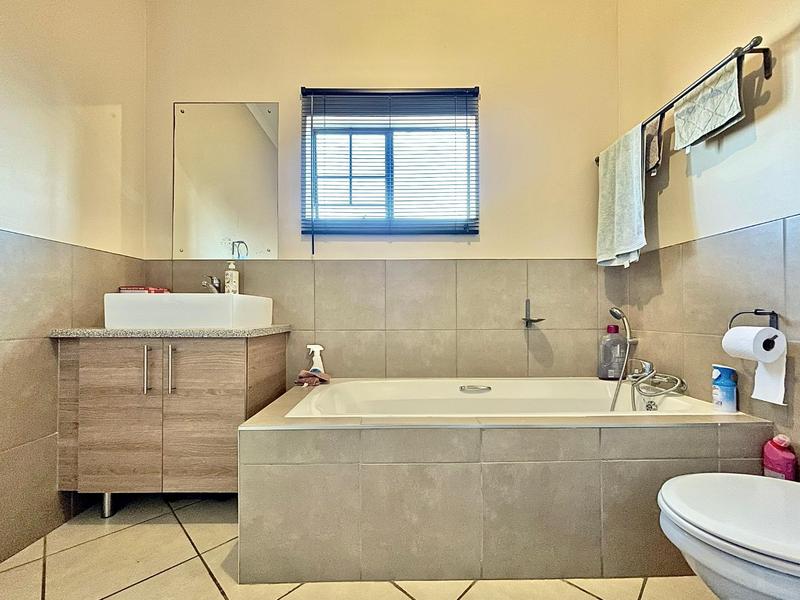 3 Bedroom Property for Sale in Noordwyk Gauteng