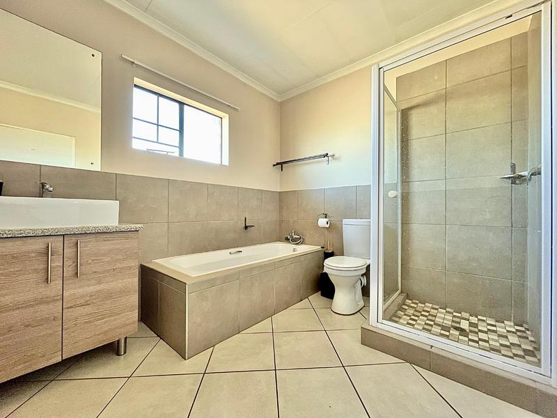 3 Bedroom Property for Sale in Noordwyk Gauteng