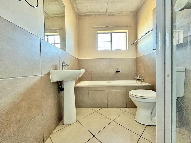 3 Bedroom Property for Sale in Noordwyk Gauteng
