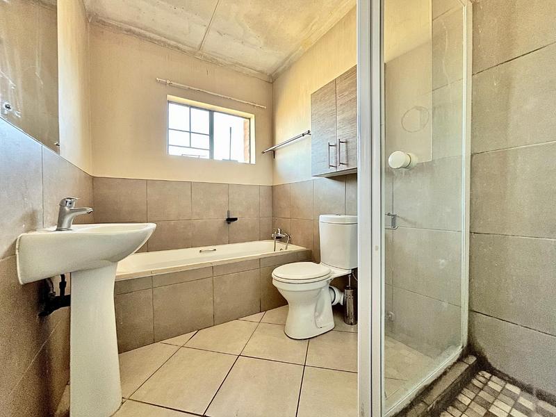 3 Bedroom Property for Sale in Noordwyk Gauteng