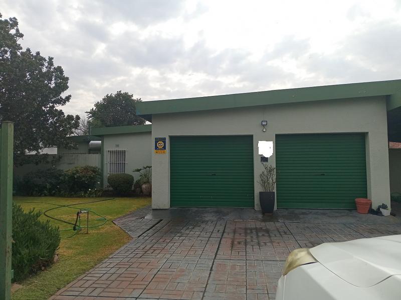3 Bedroom Property for Sale in Vanderbijlpark SE 6 Gauteng