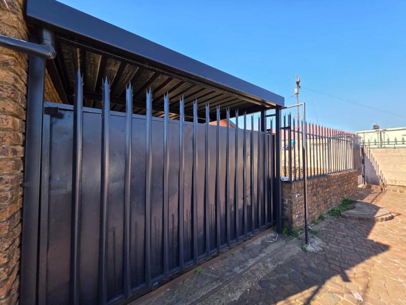 2 Bedroom Property for Sale in Randfontein Central Gauteng