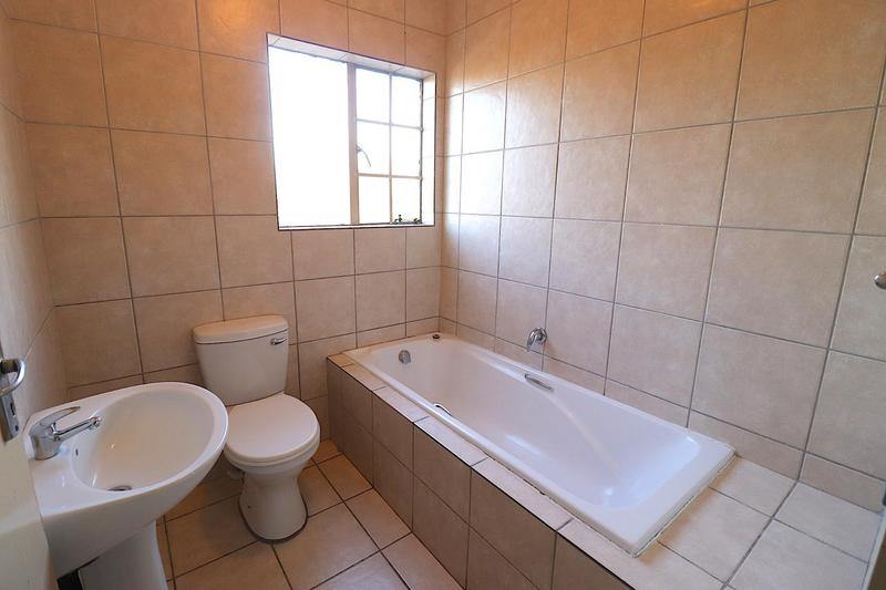 To Let 2 Bedroom Property for Rent in North Riding Gauteng