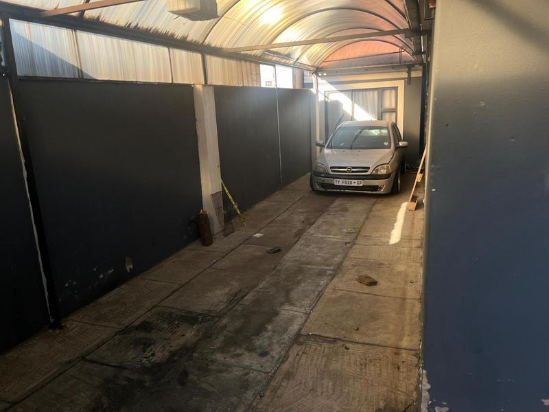 2 Bedroom Property for Sale in Molapo Gauteng