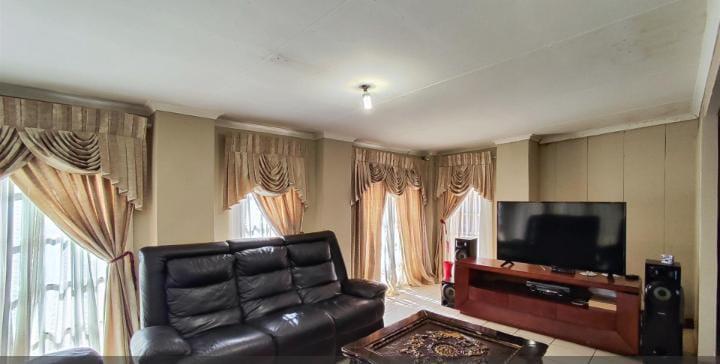 3 Bedroom Property for Sale in Crystal Park Gauteng