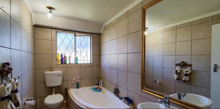 3 Bedroom Property for Sale in Crystal Park Gauteng