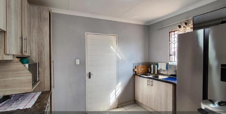 2 Bedroom Property for Sale in Crystal Park Gauteng