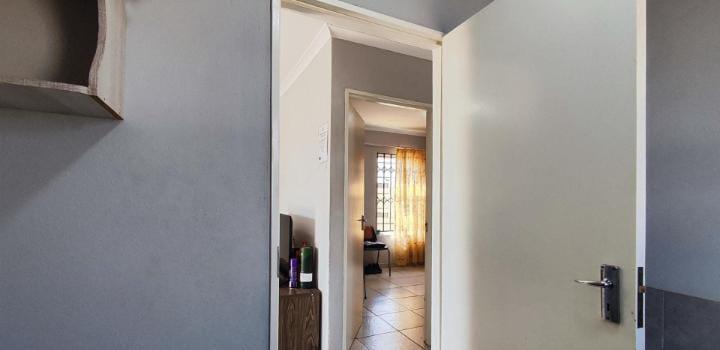 2 Bedroom Property for Sale in Crystal Park Gauteng