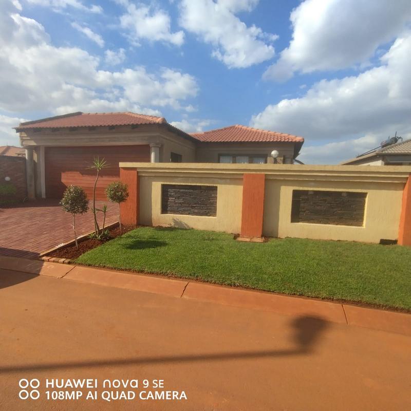 2 Bedroom Property for Sale in Dawn Park Gauteng