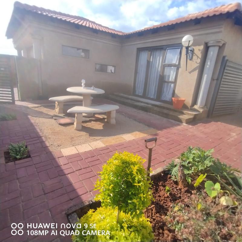 2 Bedroom Property for Sale in Dawn Park Gauteng
