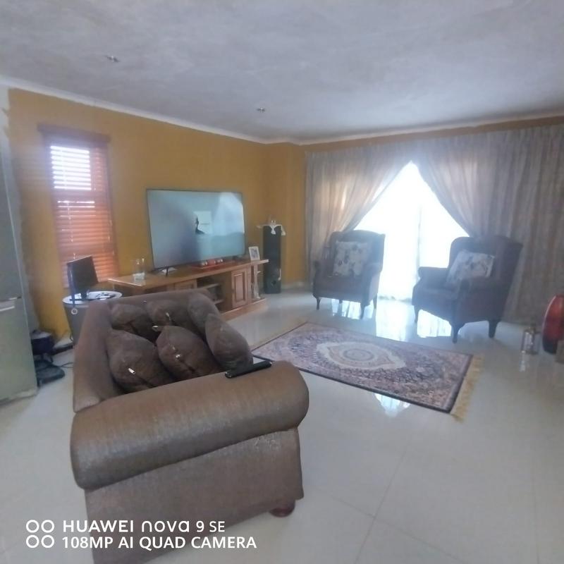 2 Bedroom Property for Sale in Dawn Park Gauteng