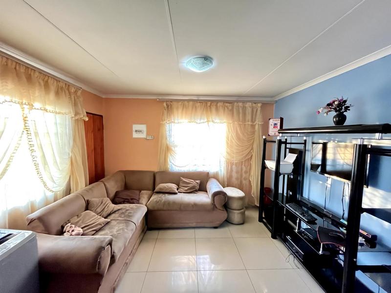 3 Bedroom Property for Sale in Dawn Park Gauteng