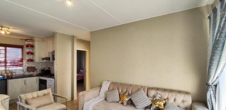 2 Bedroom Property for Sale in Klippoortjie Gauteng