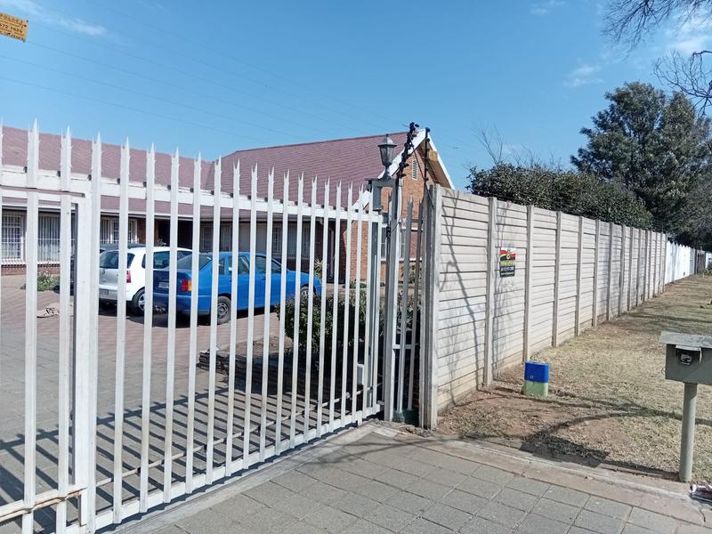 4 Bedroom Property for Sale in Parkdene Gauteng