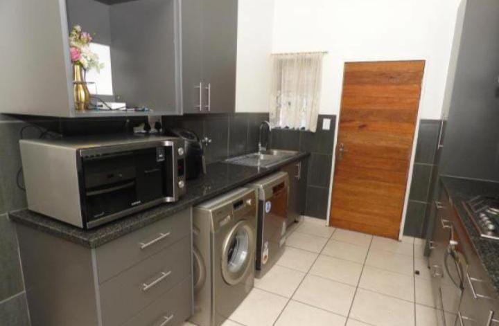 3 Bedroom Property for Sale in Ravenswood Gauteng