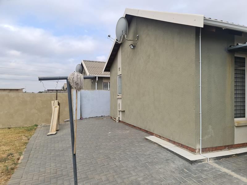 3 Bedroom Property for Sale in Windmill Park Gauteng