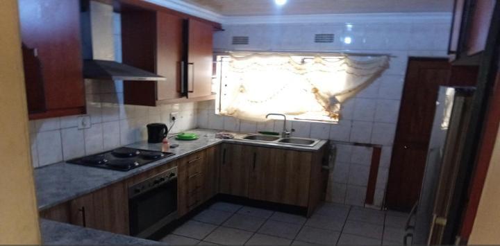 3 Bedroom Property for Sale in Rondebult Gauteng