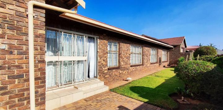 3 Bedroom Property for Sale in Birchleigh North Gauteng